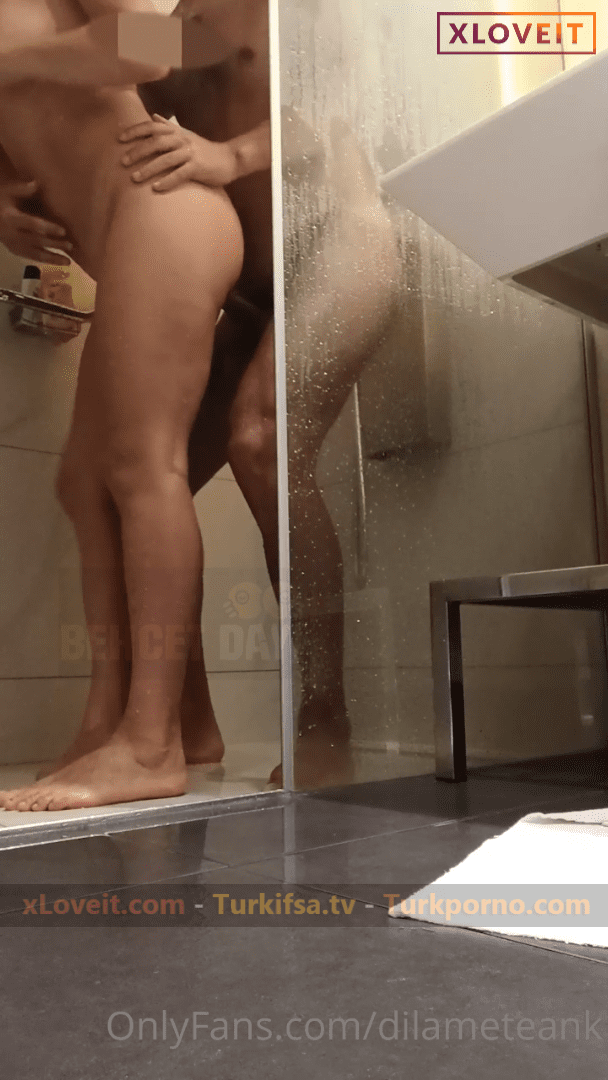 Duşta Sex Dila Mete çifti duşta sevişti