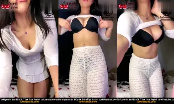 Çilekli Kız ifşa Premium yayında seksi pozlar verdi