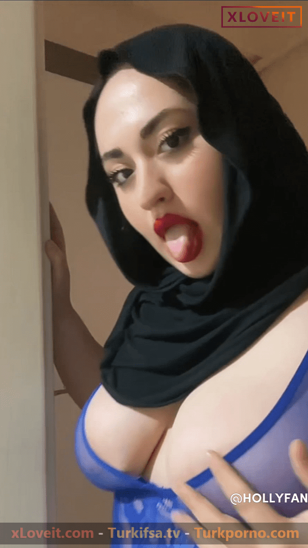 Hazal Kılınç ifşa Türbanlı orospu gecelikle kuryeye kapı açtı