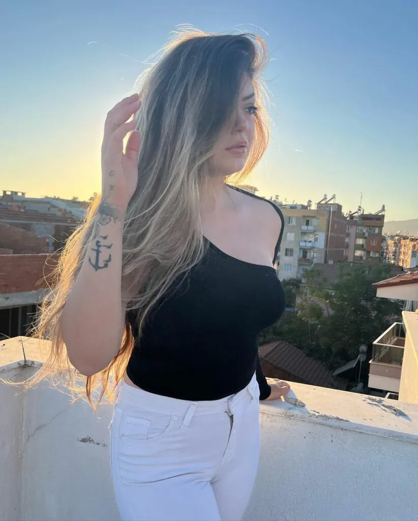 Simge Barankoglu Ifsa Seks I Resimler 1 822x1024 1