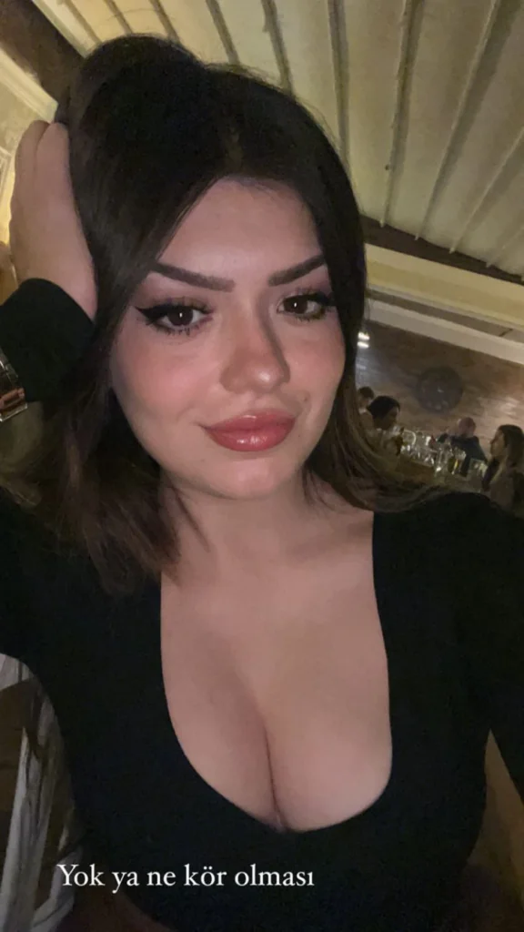 Simge Barankoglu Ifsa Seks I Resimler 10 576x1024 1