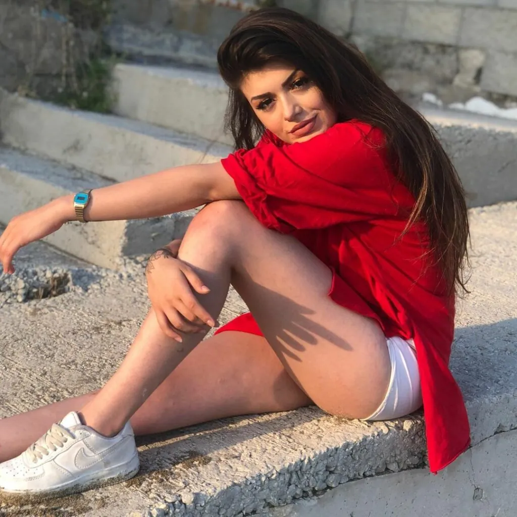 Simge Barankoglu Ifsa Seks I Resimler 22 1024x1024 1