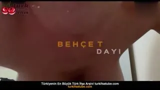 Çok seksi bayan, kardeşini kandırarak arkadan içeri girmeye ikna ediyor