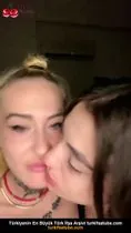 Tango Aysuca ifşa Lezbiyen kızdan yayın izle